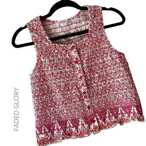 FADED GLORY | SLEEVELESS FLORAL RUCHED BUTTON FRONT CROP TOP | SIZE: SMALL